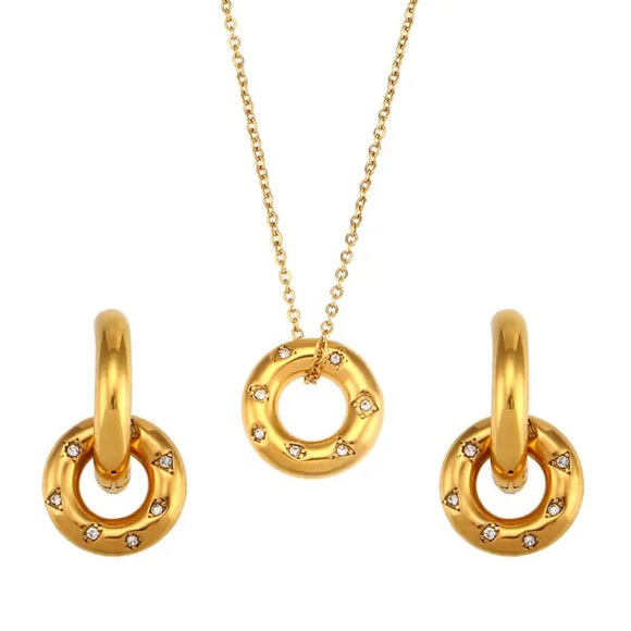 ◾️18k Gold Plated Crystal Paved Round Chunky Pendant Necklace - Picture 10 of 16